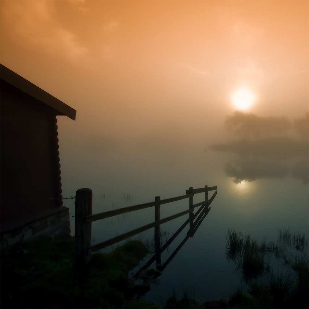 Открытка на каждый день с именем, Толстячок Не грусти дом у озера Прикольная открытка с пожеланием онлайн скачать бесплатно 