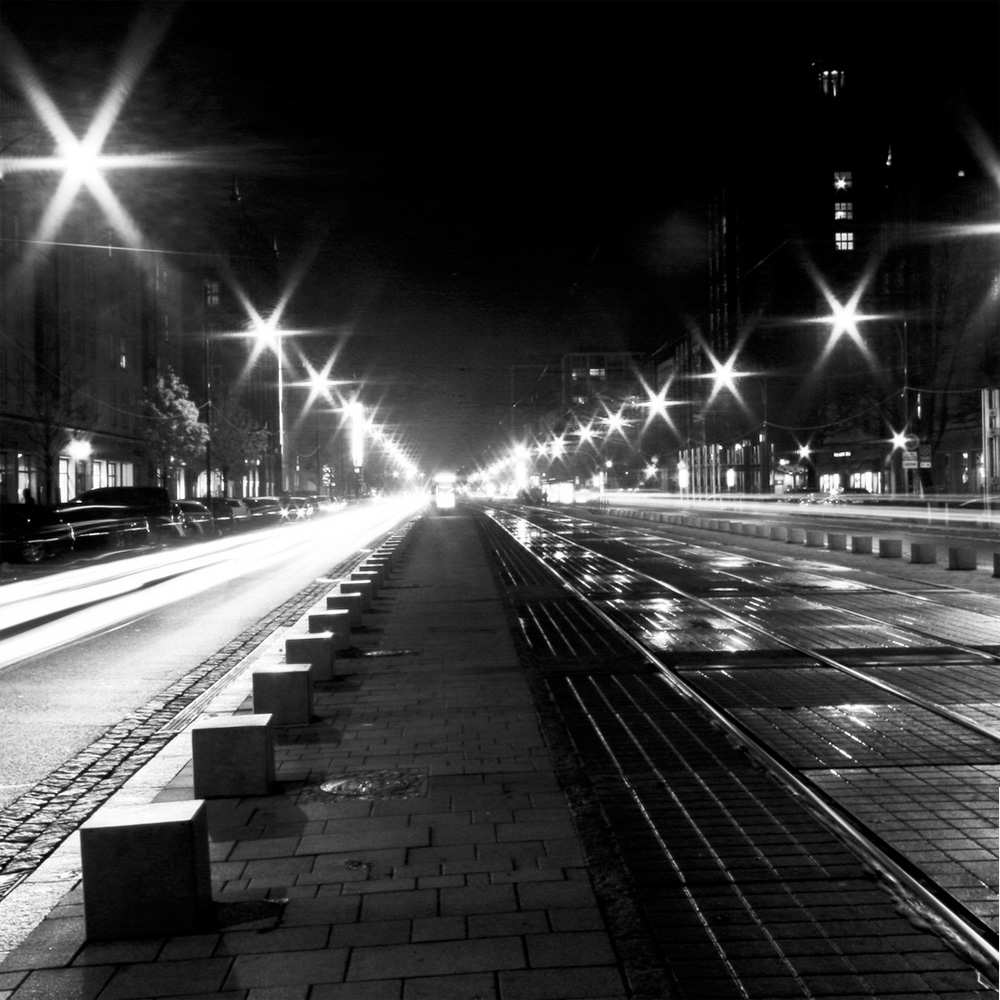 Открытка на каждый день с именем, Лапонька Не грусти ночной проспект Прикольная открытка с пожеланием онлайн скачать бесплатно 