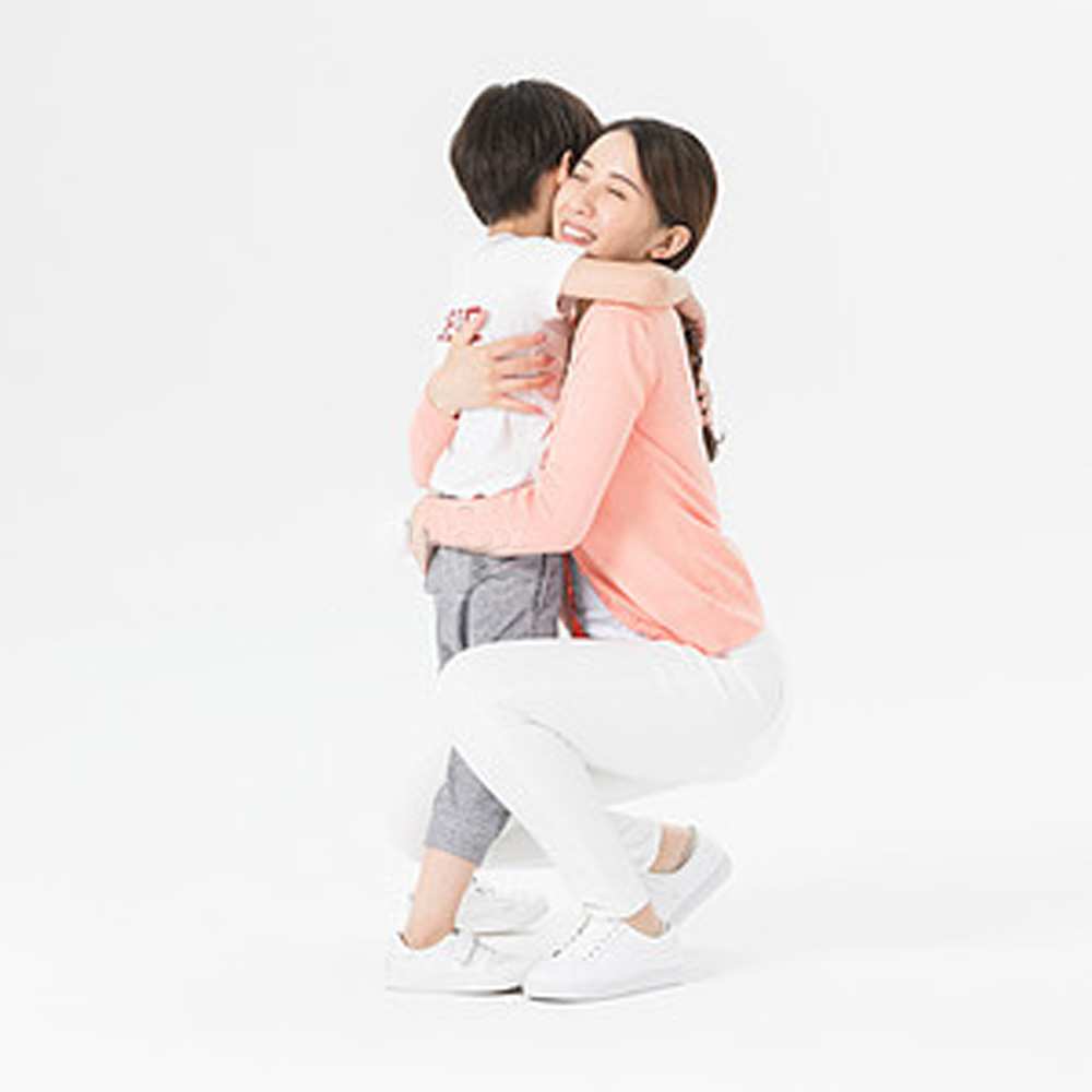 Открытка на каждый день с именем, капризулька Хочу обнять тебя соскучилась по сыну Прикольная открытка с пожеланием онлайн скачать бесплатно 